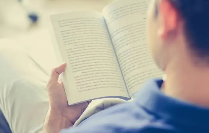 تحلیل جامعه‌شناختی فاصله بین نمایش فرهنگی کتاب و واقعیت کتاب‌خوانی