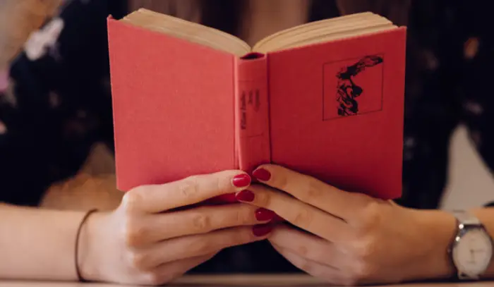 تأثیر مطالعه بر رشد مهارتهای ارتباطی و همدلی